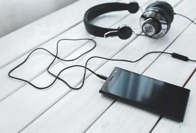 西甲最新动态！巴萨官宣莱万离队姆巴佩伤缺