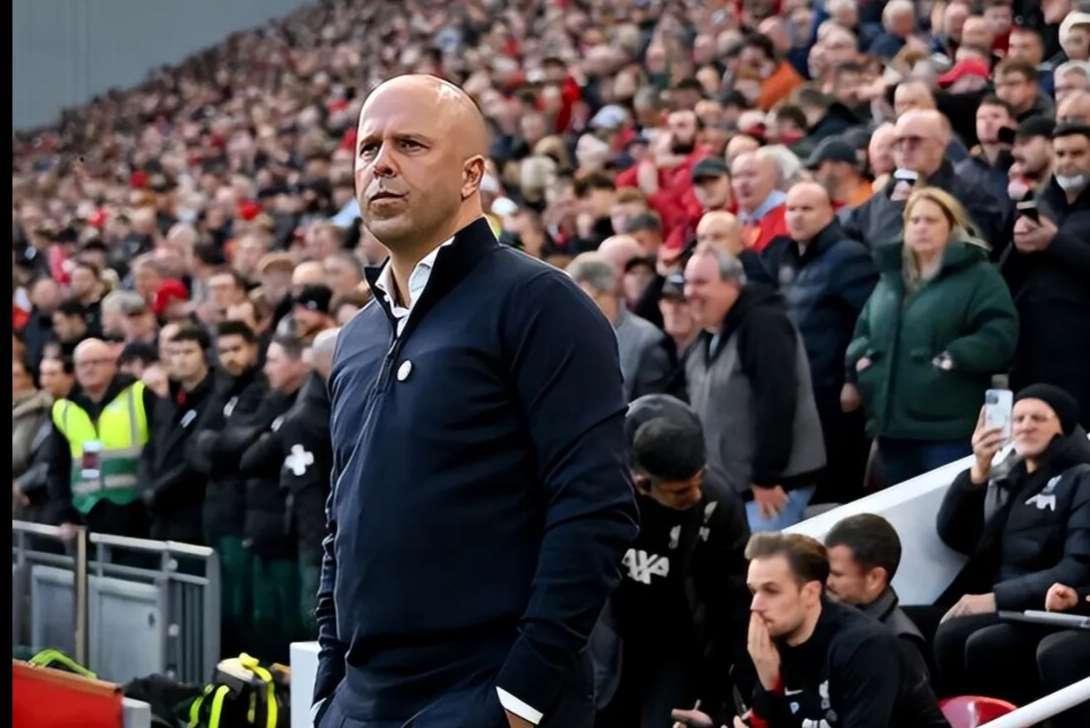 4连败+1.3亿新援哑火！利物浦崩了，斯洛特熬得过11月魔鬼赛程？